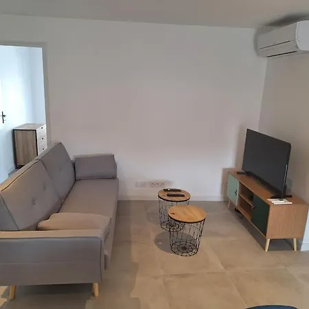 Apartment 65m2 De Roussillon *